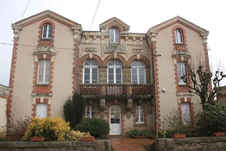 Le Puiset-Doré (49600)