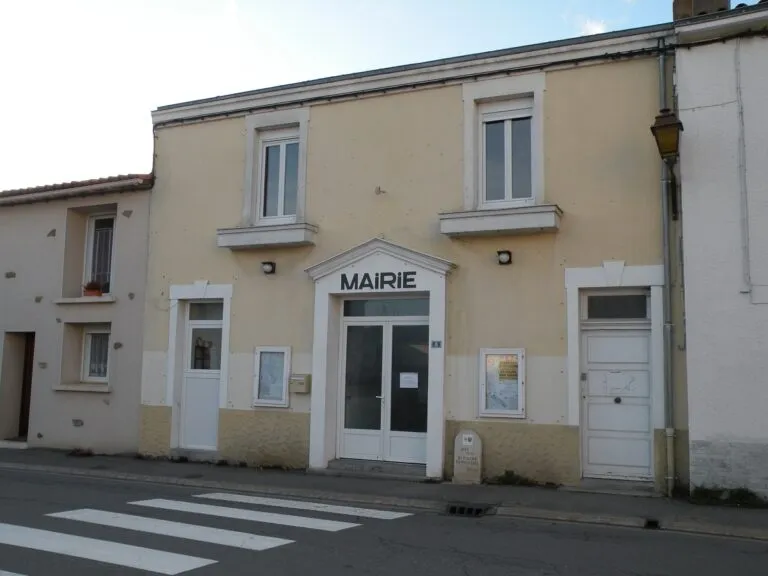 Saint-Fiacre-Sur-Maine (44690)